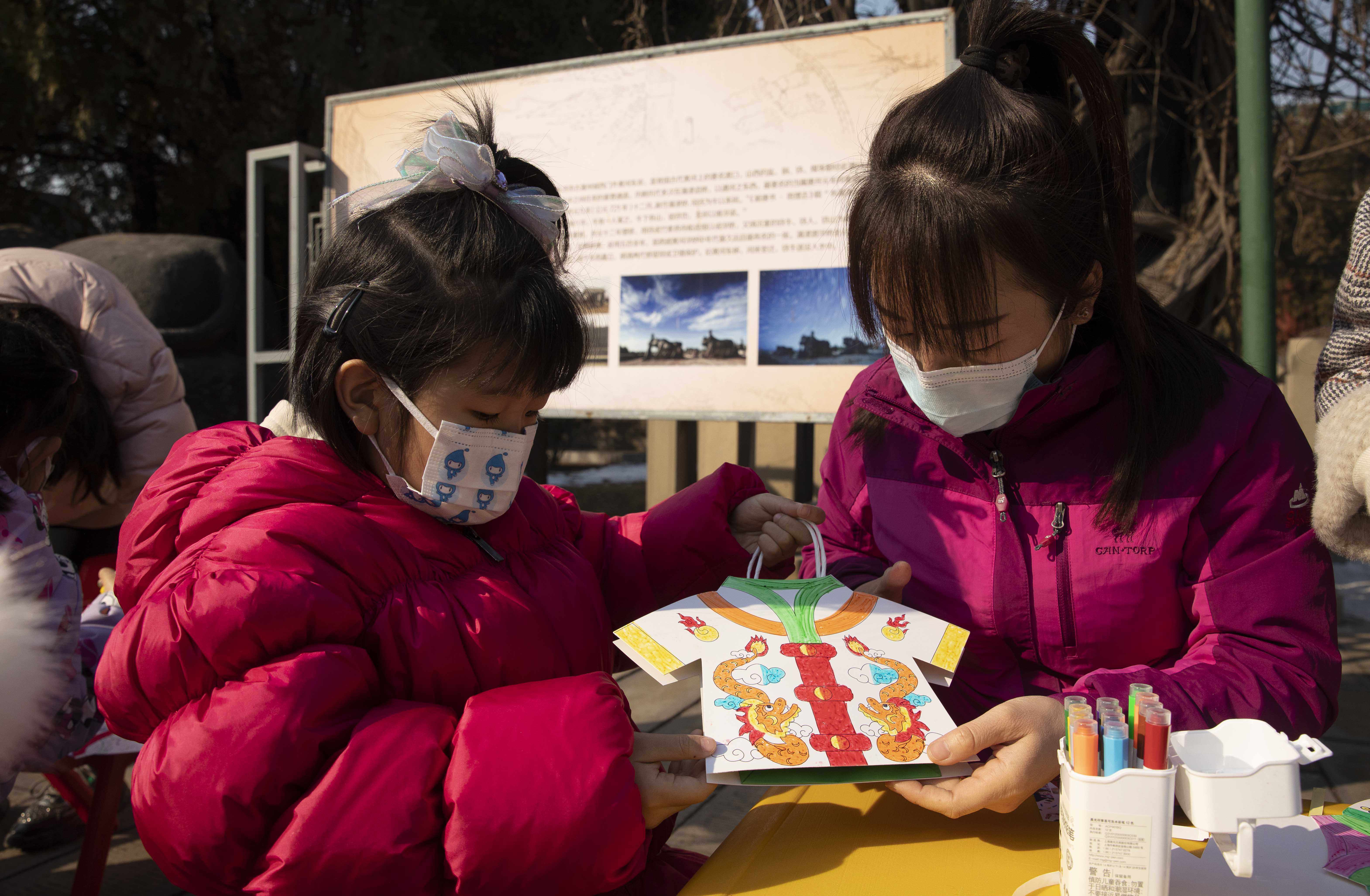 雅致又乐鱼电竞可爱！近代儿童古板衣饰亮相山西考古博物馆(图6)