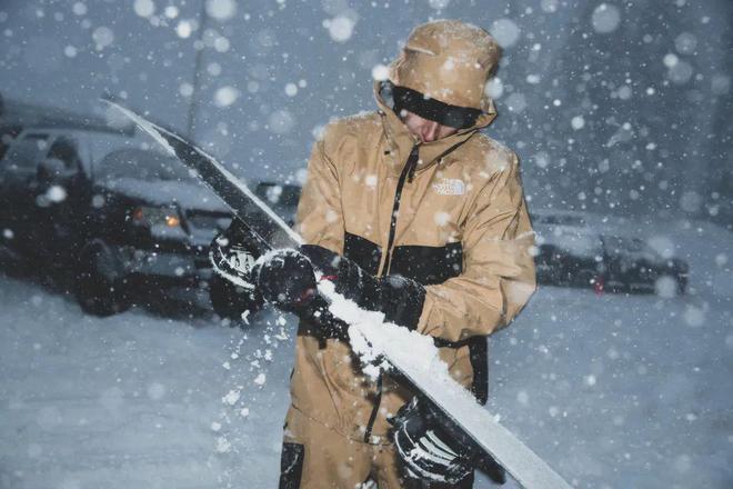 能爬雪山能撑场子这个冬天北面校服又又又赢麻了？乐鱼电竞(图6)